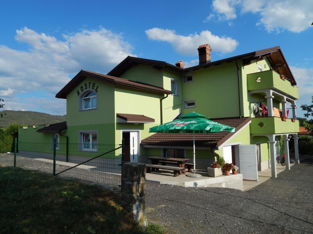 Hostel Ociski Raj Kozina Buitenkant foto